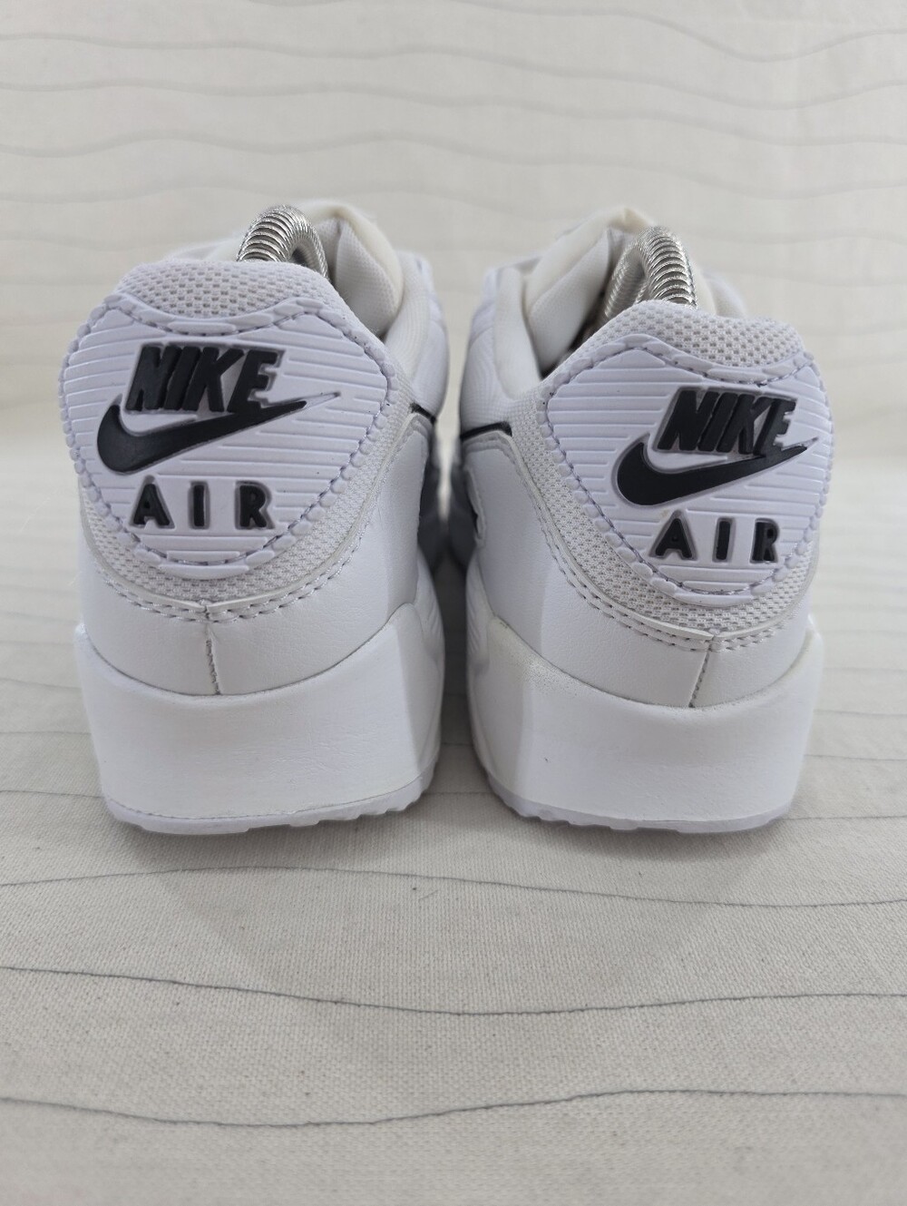 Nike Womens Air Max 90 White Black Retro Sneakers Shoes DH8010-101 Size 8.5 - Picture 5 of 13